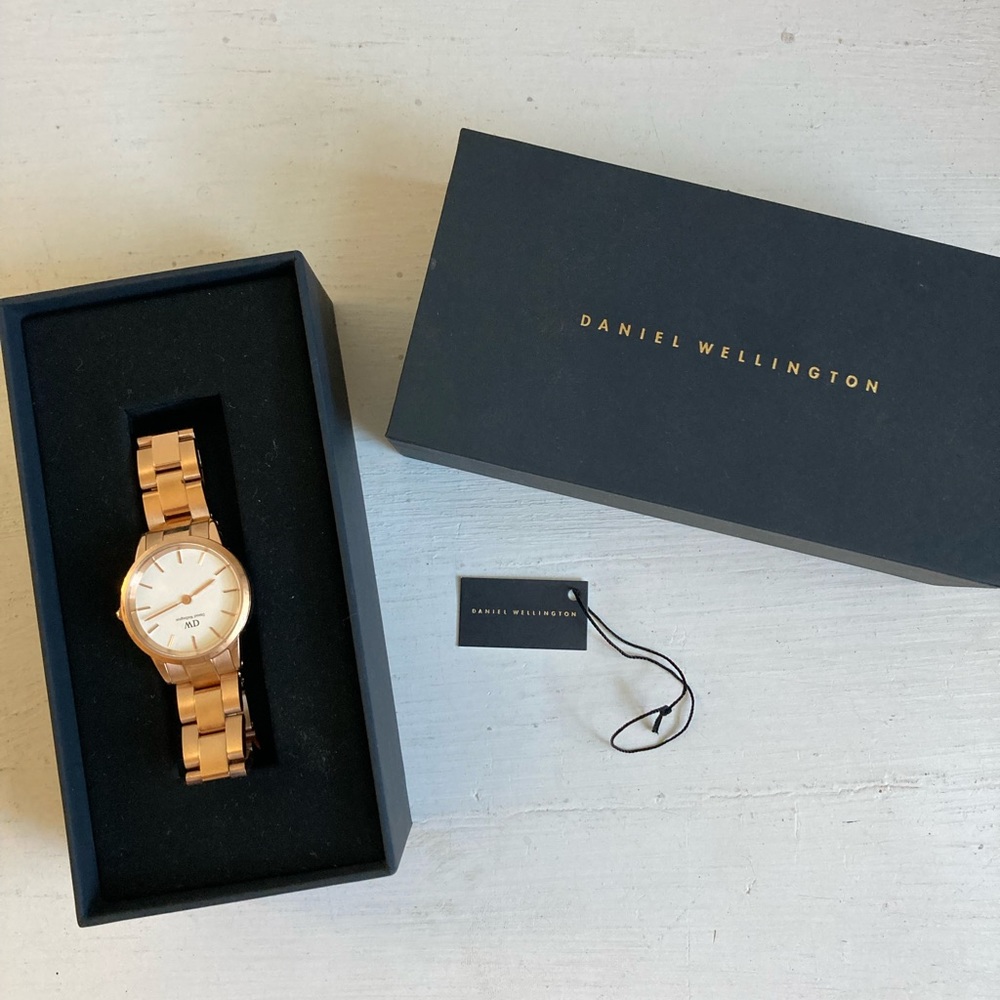 Daniel Wellington Gold Watch